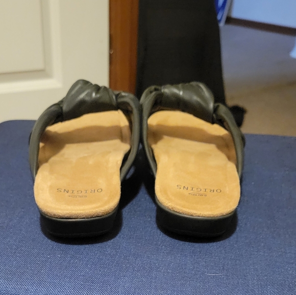 Earth Origins Slip-on Sandals - Picture 5 of 6